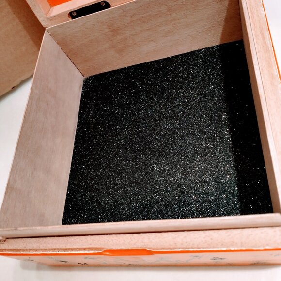 Suenos de Saundra Upcycled Collection, Blackbird JackDaw Cigar Box Decor /Storag - Picture 15 of 15